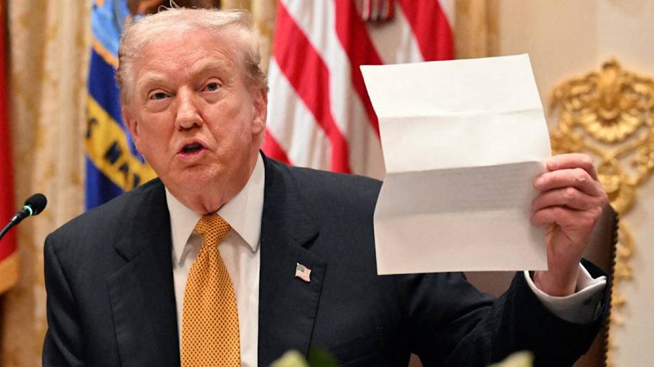 Трамп тинчлик режаси бўйича Зеленскийга муҳлат берди